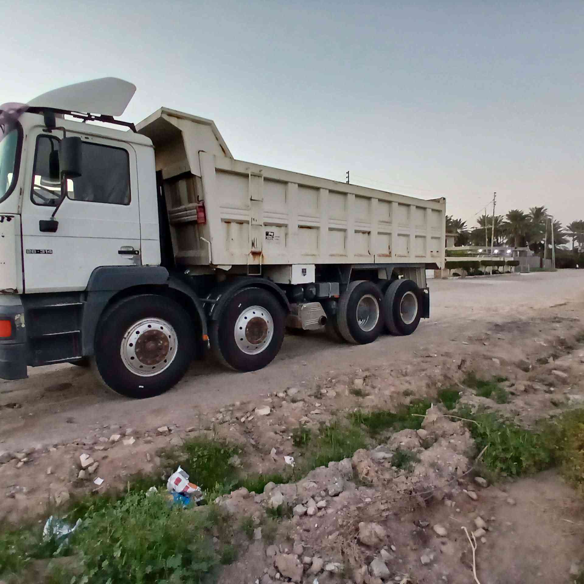 السلام عليكم عندي مان صغر عكرب موديل2001 رقم ***********
