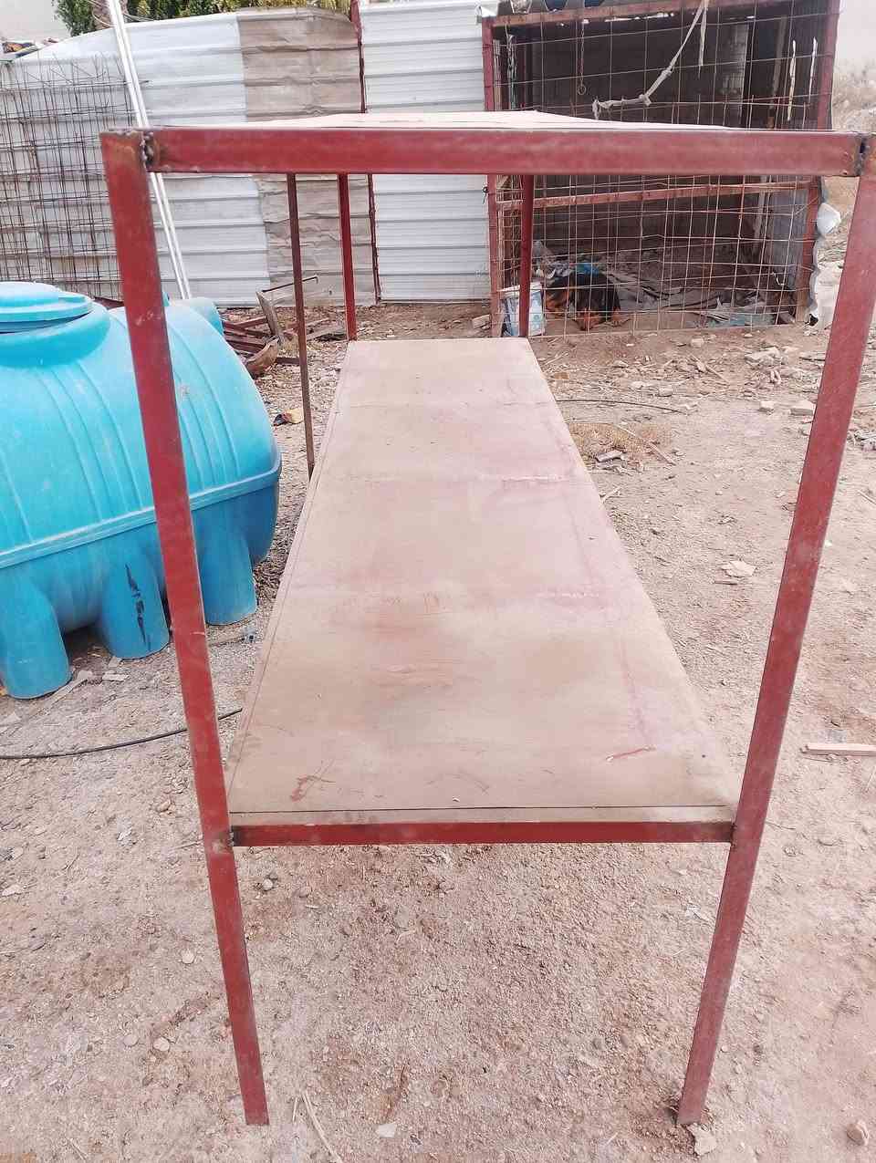 سلام عليكم سنك فافون نضيف قياس50في100 سعر 15 سنك مرمر اخو الجديد قياس 56في 100 سعر 50 ميز حديد ثقيل عرض 75طول 3متر ارتفاع متره ونص سعر 150 درج ارتفاع240 في 40 حديد ثقيل درج قديم عنواني بغداد شهداء البياع يتوفر ايضا توصيل  ***********
