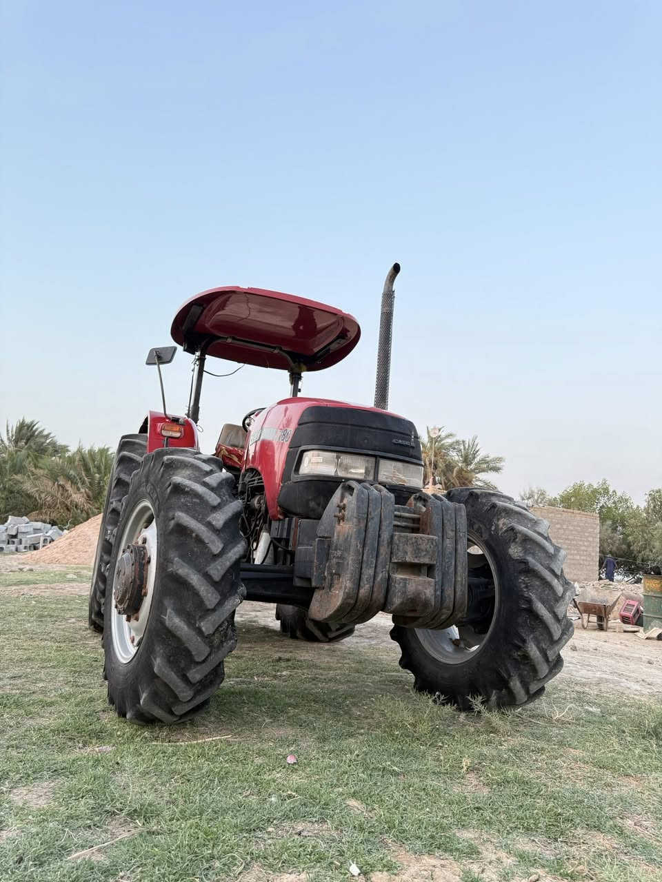 بيع مستعجل نيوهولند كيسي موديل 12 كتاب شركة 
بس محرك مجفت البقيه كله شركة 
مكانها ناصريه الشطرة 
للاستفسار اكثر الاتصال ***********
***********
