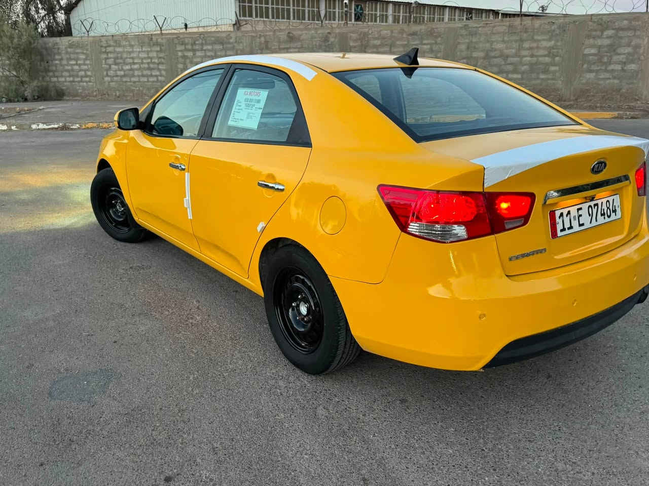 سلام عليكم سيراتو موديل ١٢ مكينه ١٦٠٠ دوش سياره فول الخير تبريد ثلج رقم بغداد مصفر كامله بدون حادث فقط اهلال الخلفي السعر ٨٤ مكان بغداد البياع ***********
