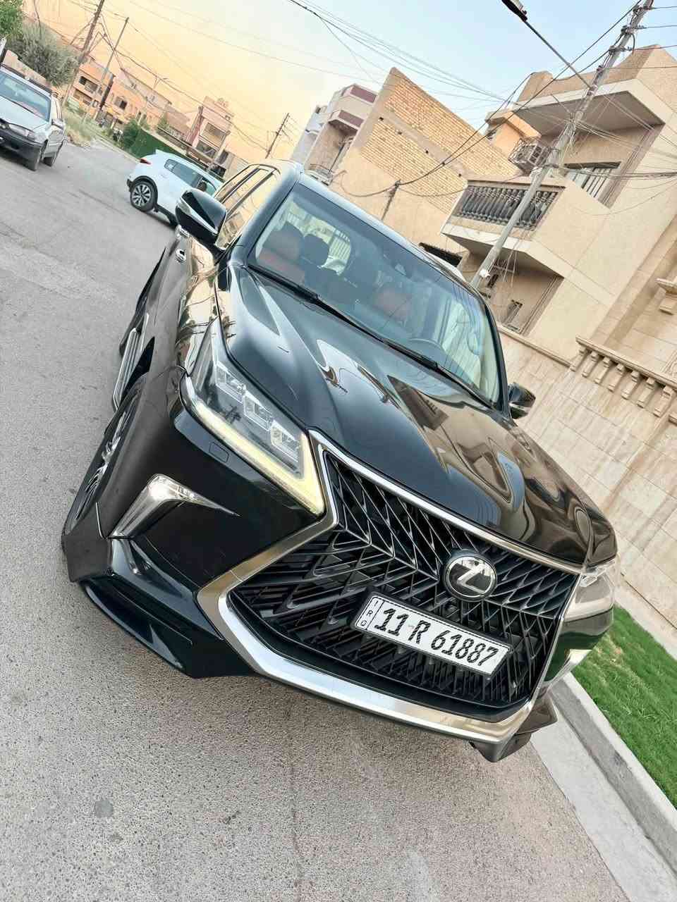 سلام عليكم لكزز موديل 2019 رقم بغداد باسمي اللون اسود محرك 8 سلندر 5700 بريم اصل بيه شويه صبغ بداير  جاملغ اثر شخط  باقي مكفول سياره جديده فول مواصفات للخير تخم تاير جديد بصمات عدد 2 غراض كامله مكاني بغداد 
السعر 62

***********
