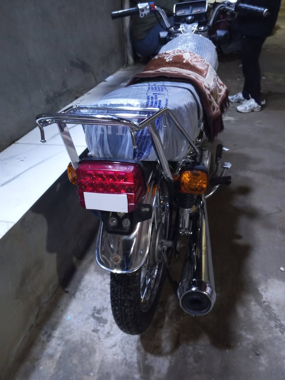 سلام عليكم دراجه للبيع موديل 25صارلهه 5 أشهر طالعه
برغي مامفتوح بيهه كهربائيات كلهه شغاله رائده 625 وبيعه مجال08701310202


**إذا كنت صاحب هذا الإعلان وتريد حذفه لأي سبب، رجاءا أرسل رسالة إلى الدعم الفني**