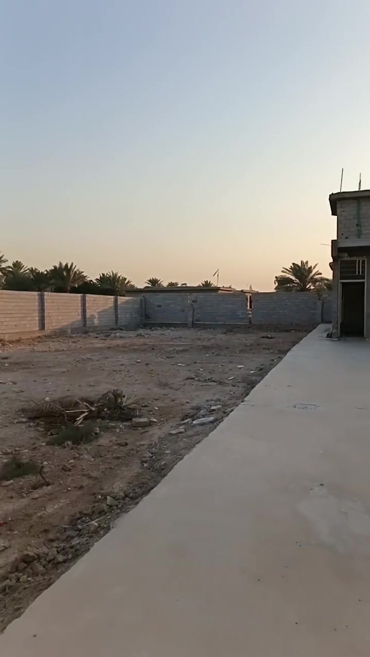 يا الله
بيت العمر بالنسبه للمساحه
انته وأولادك 
مراوس بيت بحواس بالبداية
أو بيع 
المساحه ١٠٠٠ الف متر 
بيت داخل المساحه نقص بس ارضيه وتقفيل 
القطعه محدده بسياج كامل 
مثل ما موضح بالمقطع
الموقع قرية شرف الرضي 
ولها نزله من بانزيخانه الدرزي 
وشارع مدرسة الشرف الرضي التبليط 
للأستفسار أكثر 
مراجعة مكتب دار السلام
 بحي الموظفين
 او الاتصال 
ابو حيدر 
***********
***********
ابو حوراء 
***********
***********
