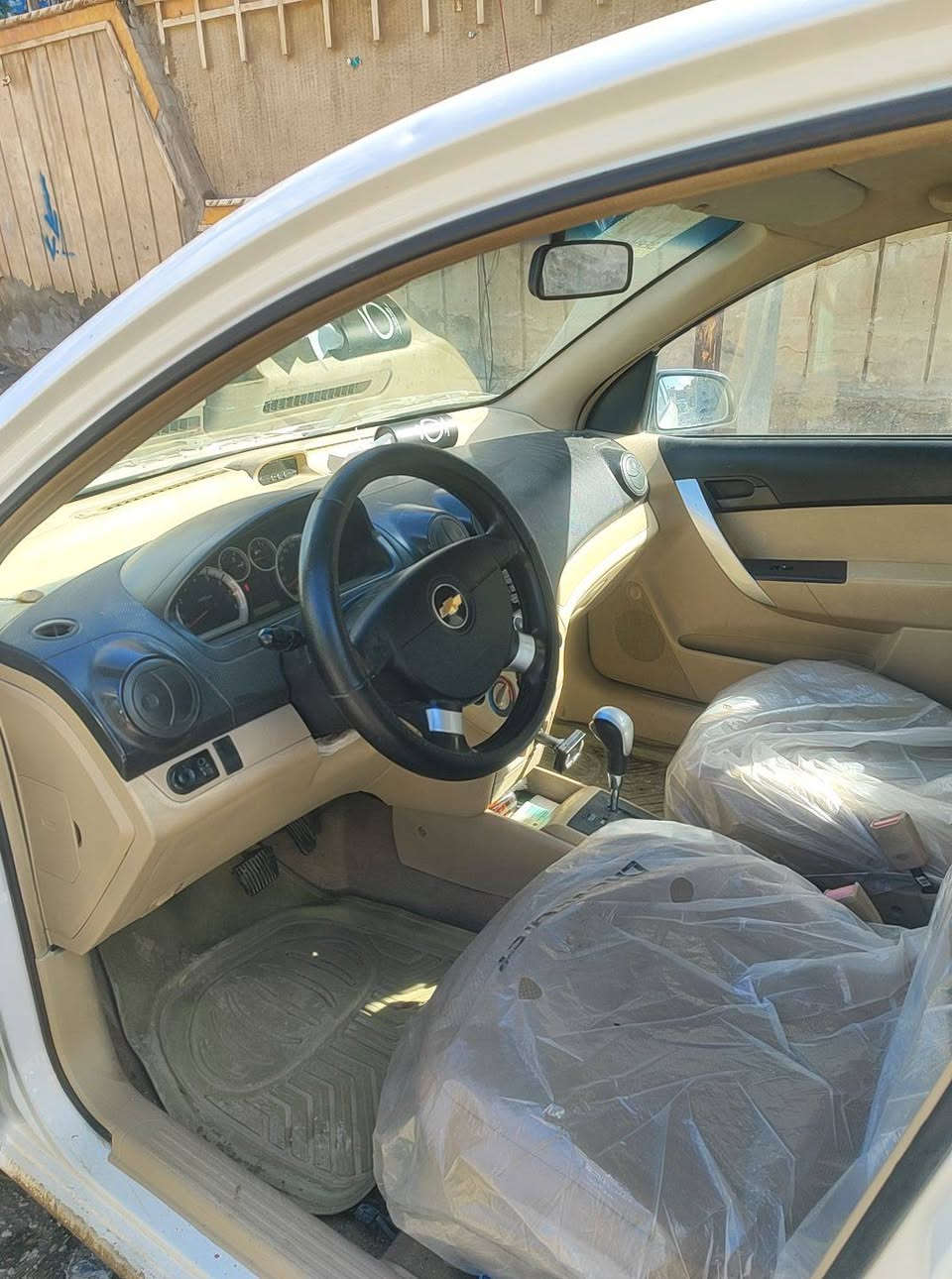 أڤيو 2010،مفتوح ،سيارة جديده ماشية 170000
السيارة مال جناي ،السيارة احلى من الصور 
رقم ألماني راعيها يريد مداور 
كير أوتو 
لا تنقيص ولا تبخير كله جديد 
67وبيها مجال 

للأستفسار واتساب 
***********
