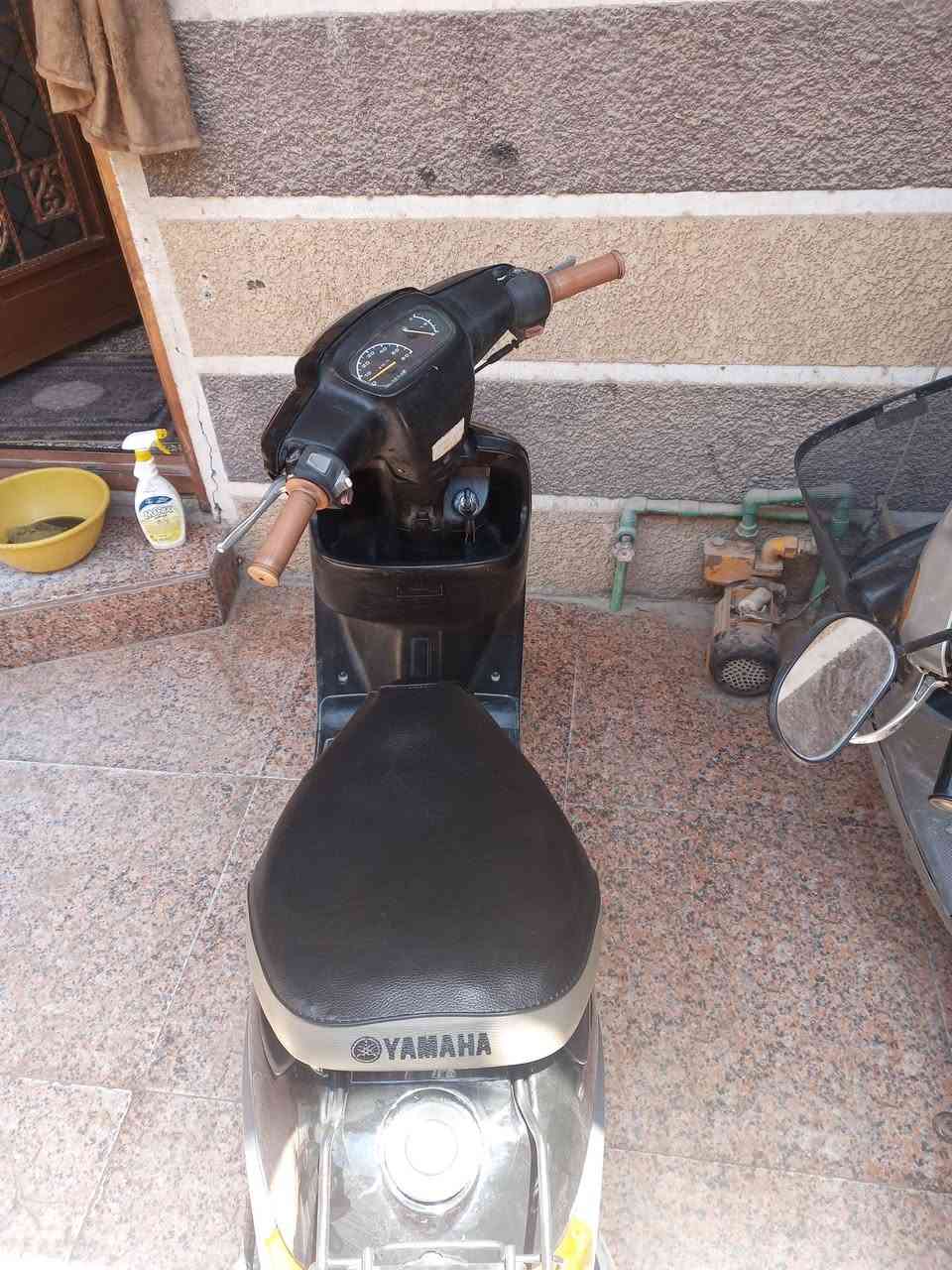 سلام عليكم دراجه  بطه نضيفه مكينه مامفتوحه ولا ملعوب بيهه شغاله سلف هندر وكل الكهربائيات شغاله سعر375 وبيه  مجال اتصال ***********
