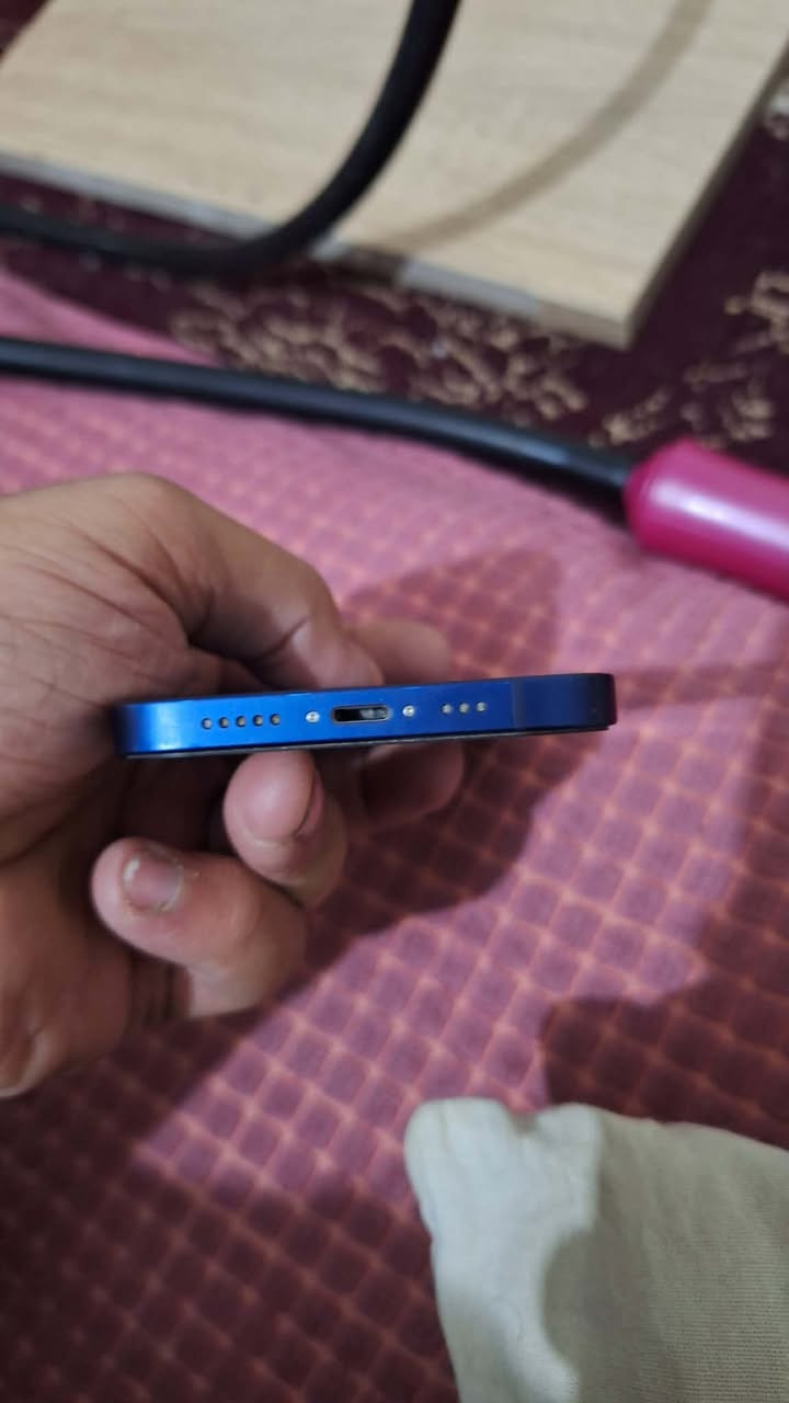 سلام عليكم
ايفون 12عادي للبيع أو مراوس
بطاريه 79
الذاكره 64
الجهاز نضيف كلش حلو 
للستفسار ***********
