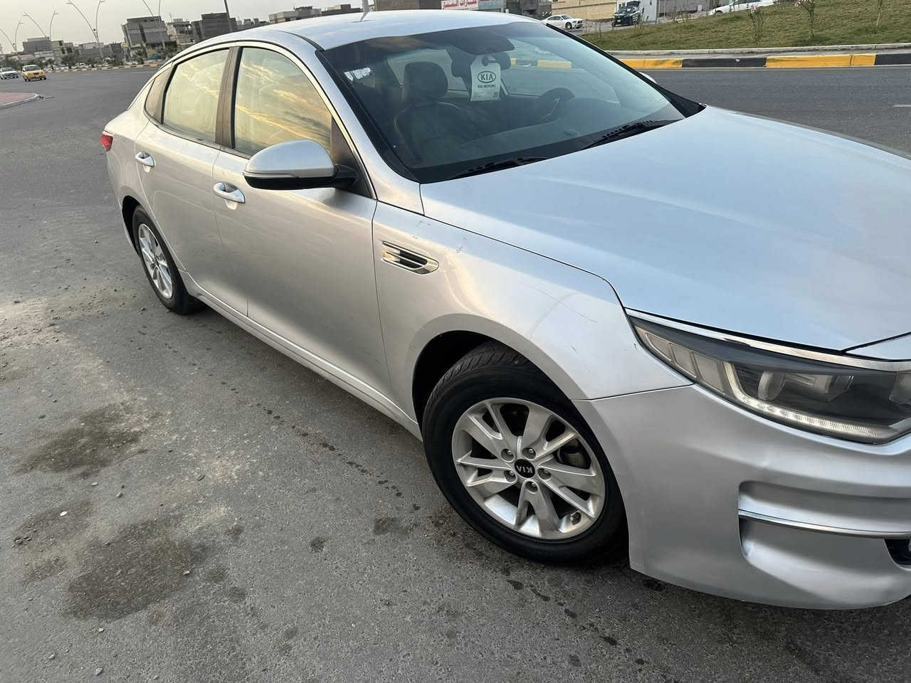 سلام عليكم  رمضان كريم
كي فايف وارد كوري مديل 2017
رقم بغداد باسمي رقم انكليزي 
سياره جديده كلش كفاله من ضربه امه صبغ وارد كوري غير مكفول من صبغ  بيه 4 قطع  صبغ اثر جراد مكينه وكير كفاله مكينه 2000 دووش
سياره شاشه كبيره كامره حساس خلفي اشاير بلمري مري دواخل اسود جلد مري شفط  حداده جديده تخم تاير سياره جديده ستخدام شخصي 
مكانه بصره حي بغداد خلف علوه المخضر   سعره130$
*********** موجود واتساب
