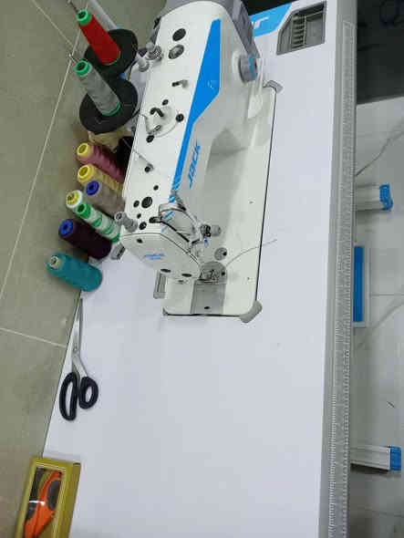 السلام عليكم عندي مكائن خياطة العدد 2للبيع مستعملات استعمال قليل ونضيفات نسبة النظافة ٩٥ بالمية المكان بغداد المهدية الثانيه مقابل جامع التقوى
السعر على الخاص للاستفسار الاتصال على الرقم ***********
