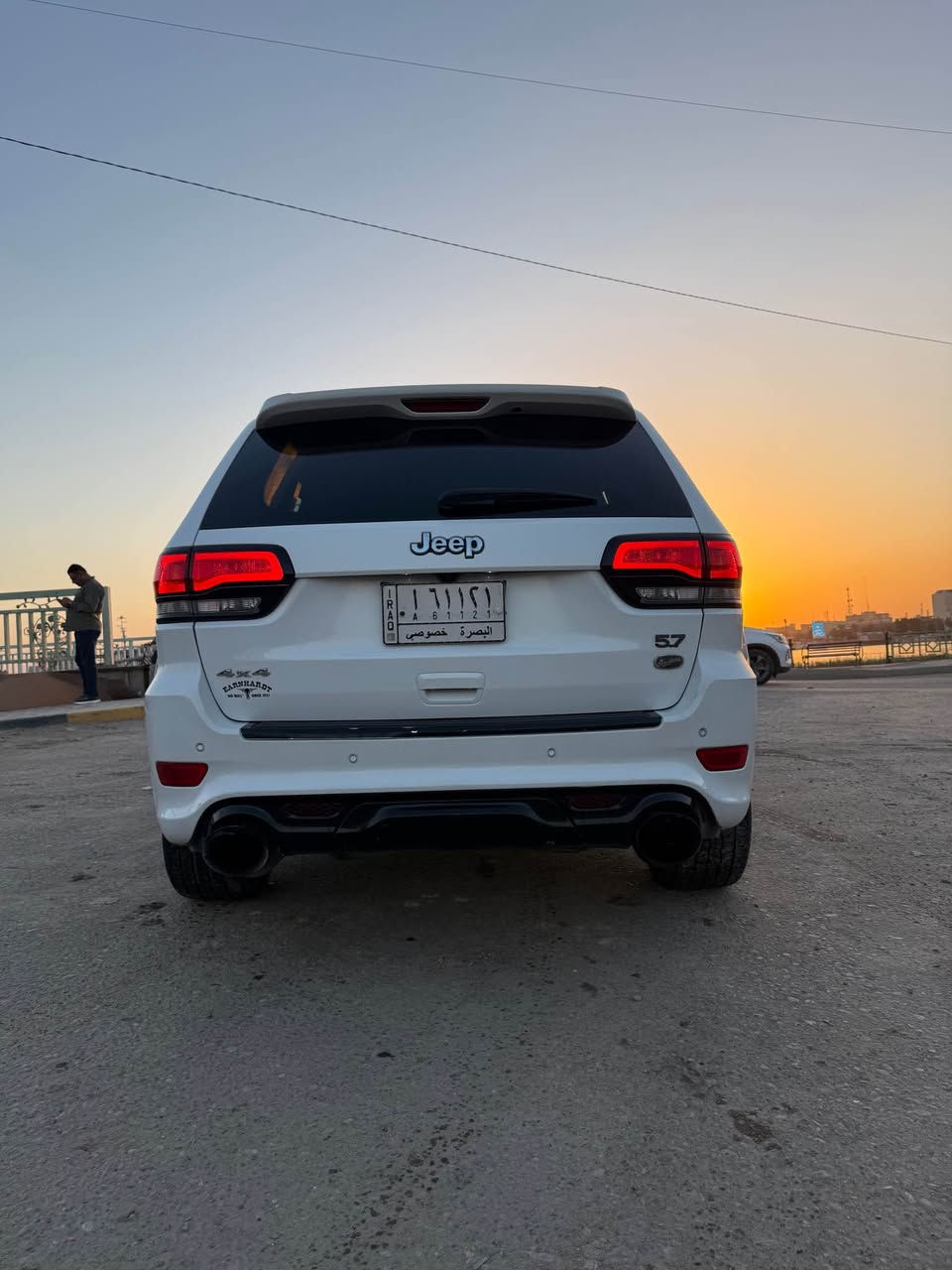 السلام عليكم جيب شيركي اوفر لاند اعلة فئا 
ما يحتاج اشرح مراصفات فول للاخير سيازة نصبة تخبل وبدي عدة ضرر شخط ما بي 
مديل 18 ماشية 81 الف مكينة 5700 
وارد امريكي ضربة بنيد وجاملغ جهت يمنه صور الحادث موجودة   
سيارة جاهزة من كلشي مكينة كير  تبريد تخم تاير غرفة جديدة تخم بلكات ريسنك ادامة  كاملة للمحرك  رقم بصرة تحويل 
مكاني البصرة التنومة 
سعر. ٢٤٨
الاستفسار *********** البصرة, العراق
