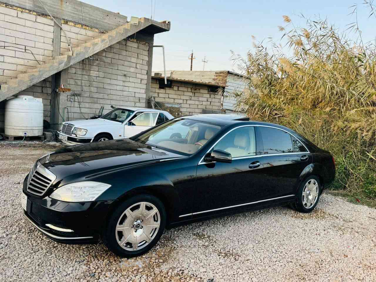 مرحبا مارسدس s 350 باب طويل خليجية اصل داخل بيجي اصل موديل 2011 سيارة فول وجاهزة من كلشي محرك كير حدادية جوبلسات كلة جديد تخم تاير ويل جدد تبريد تتفئة تمام باب شفط مكفولة من الحادث والكص دخول جديد رقم وسنوية اصليات  السعر 85 بيها مجال مكاني بابل اي ستفسار هاذة رقمي***********
