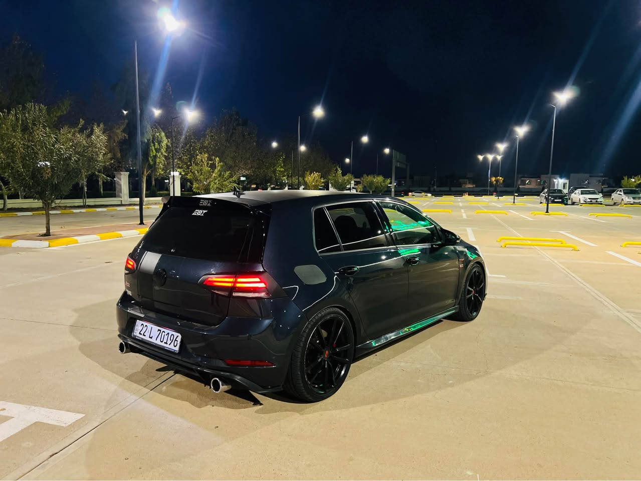 golf gti 2021 
گێڕ و مەكینە ستۆكە مەكینە نە كراوەتەوە 
چوار پێنج پارچە بۆیاغی ھەیە بەبێ ژۆرێ ئێرباگ بەس شانەكان سیستەمە 
تایەو ویل و لەوی كراوە بە ئاڕ شوتەی سپۆڕتی لەسەرە سەوتی گزۆز كۆنتڕۆڵی بۆ دانراوە ٣٠ میل ڕۆشتوە سەنەوی ھەزە نوێیە تعویل بەشەرت سەیارەكە لە ھەولێرە 
سعری ١٣٨$ مجال 
***********
*********** أربيل, العراق
