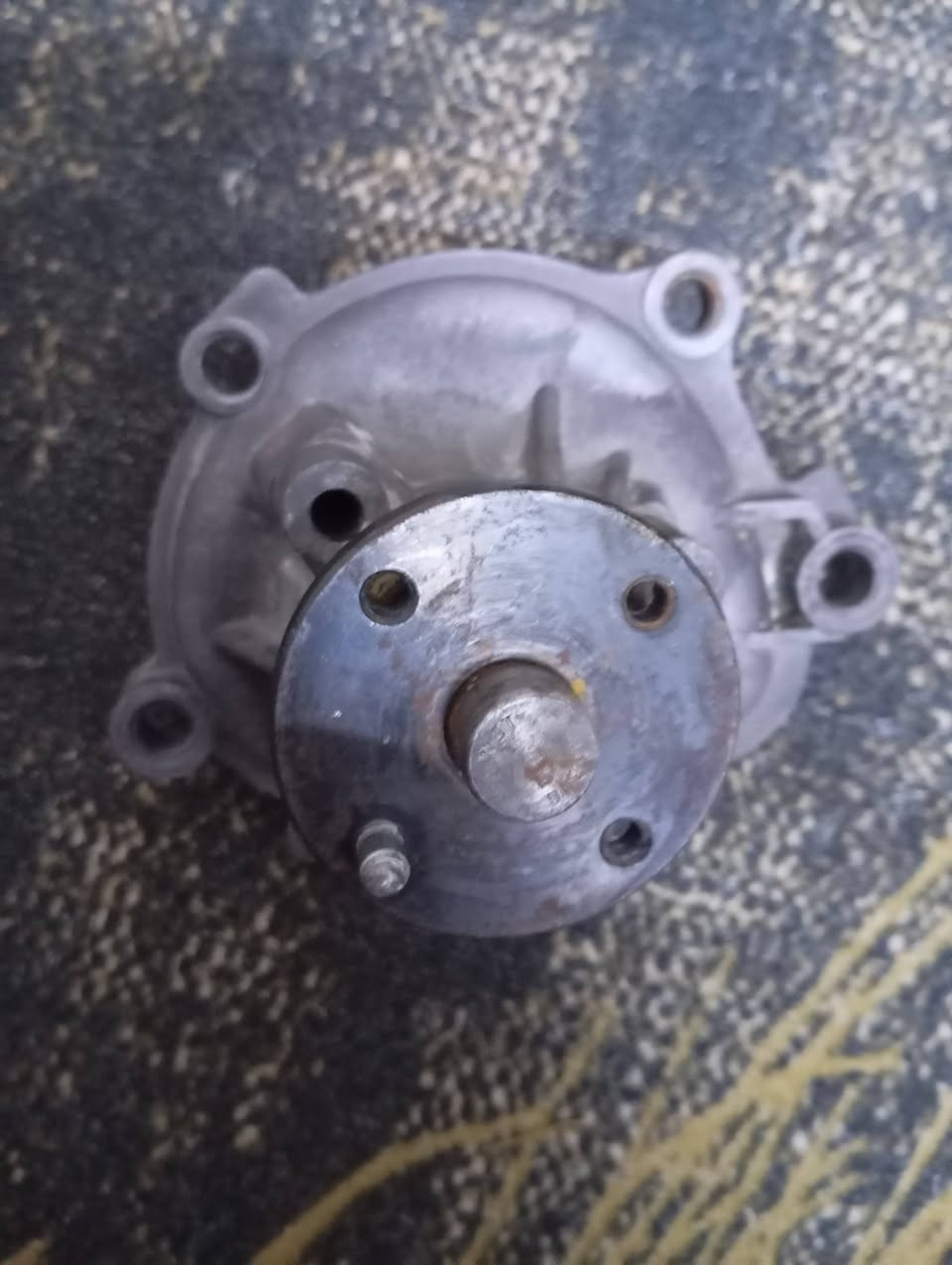 السلام عليكم واتربم مال حاويه تفصيخ مال فتون جنبي اجوان اصلي شركة إذا مو اصلي لا تأخذ ة السعر 30ابف المكان أبو دشير هاتف ***********
