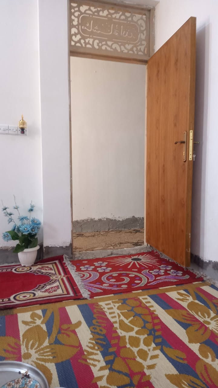 بيت للبيع بناء حديث طابوق خدمات ماء كهرباء نت مجاري سند 25 حي دجله قرب حي النصر  المساحه 100م السعر خاص قابل للتفاوض رقم الهاتف ***********
