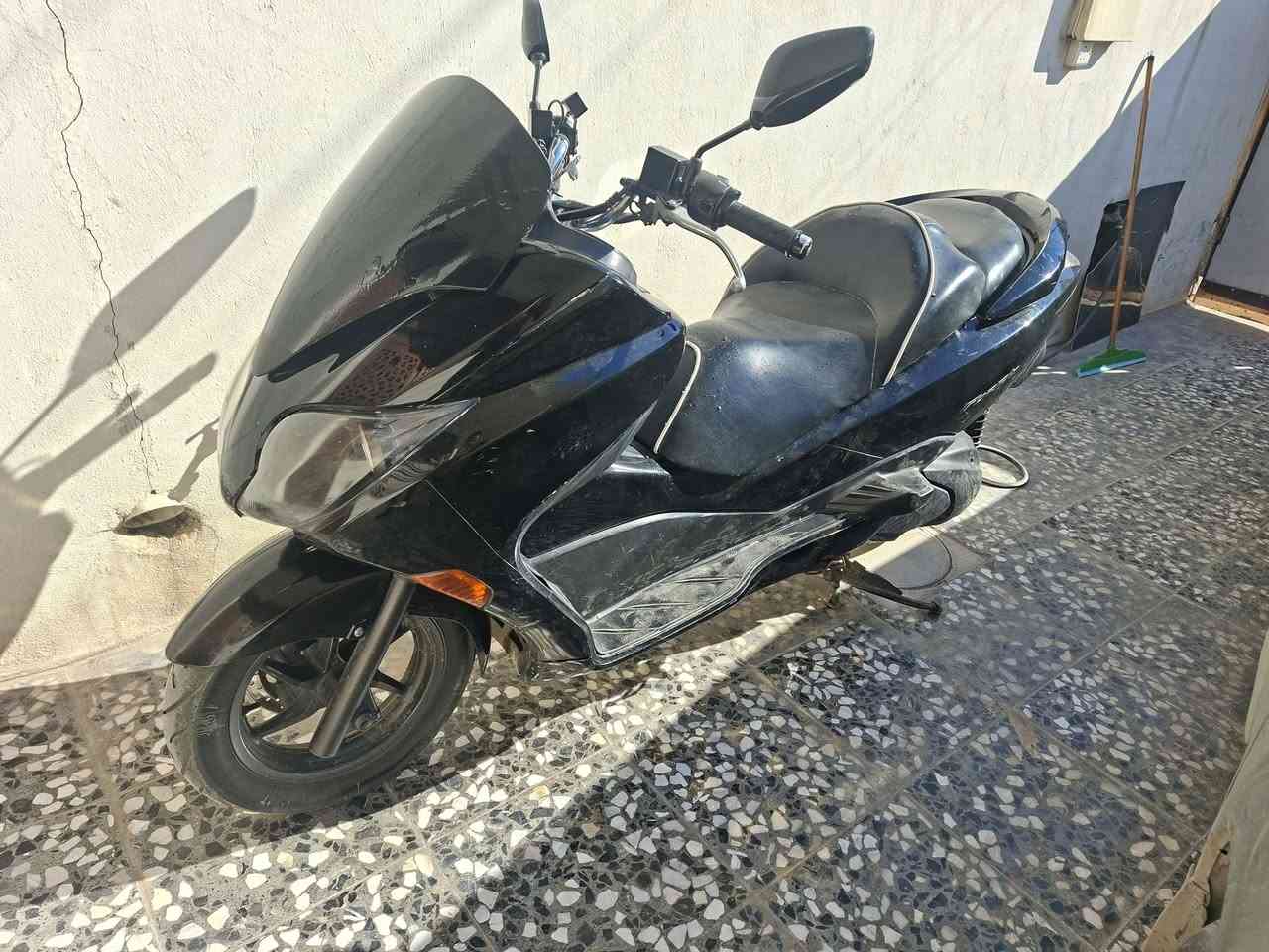 فورزة 010 s 7 محرك كير مكفول كهربائيات شغاله السعر مليون ونص بيها مجال الشراي *********** منطقة الدورة شارع البوعيثه
