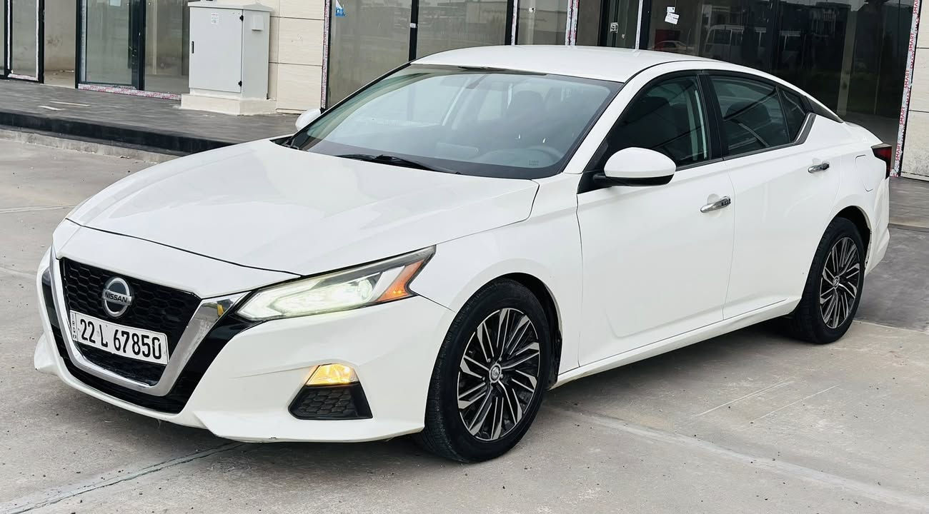 للبيع التيما
السعر 128 بيها مجال 
***********
موديل 2020 
الون ابيض ثلجي 
تحكم ستيرن 
شاشه لمس 
كاميرا خلفي 
حجر بلادي
كشن جلد 
تايرات جديد 
ويل SL
ماشيه 88 
منضومه زنون عالي ناصي
صدر امامي خلفي جديد 
سنويه رقم جديد 
تحويل ثاني يوم
رقم شاصي بلمنشور  
حادثها جاملغ بونيد بدون دواخل
ومكان الرقم مال صندوق بس شبر صبغ 
مكان السياره ديالى خانقين
