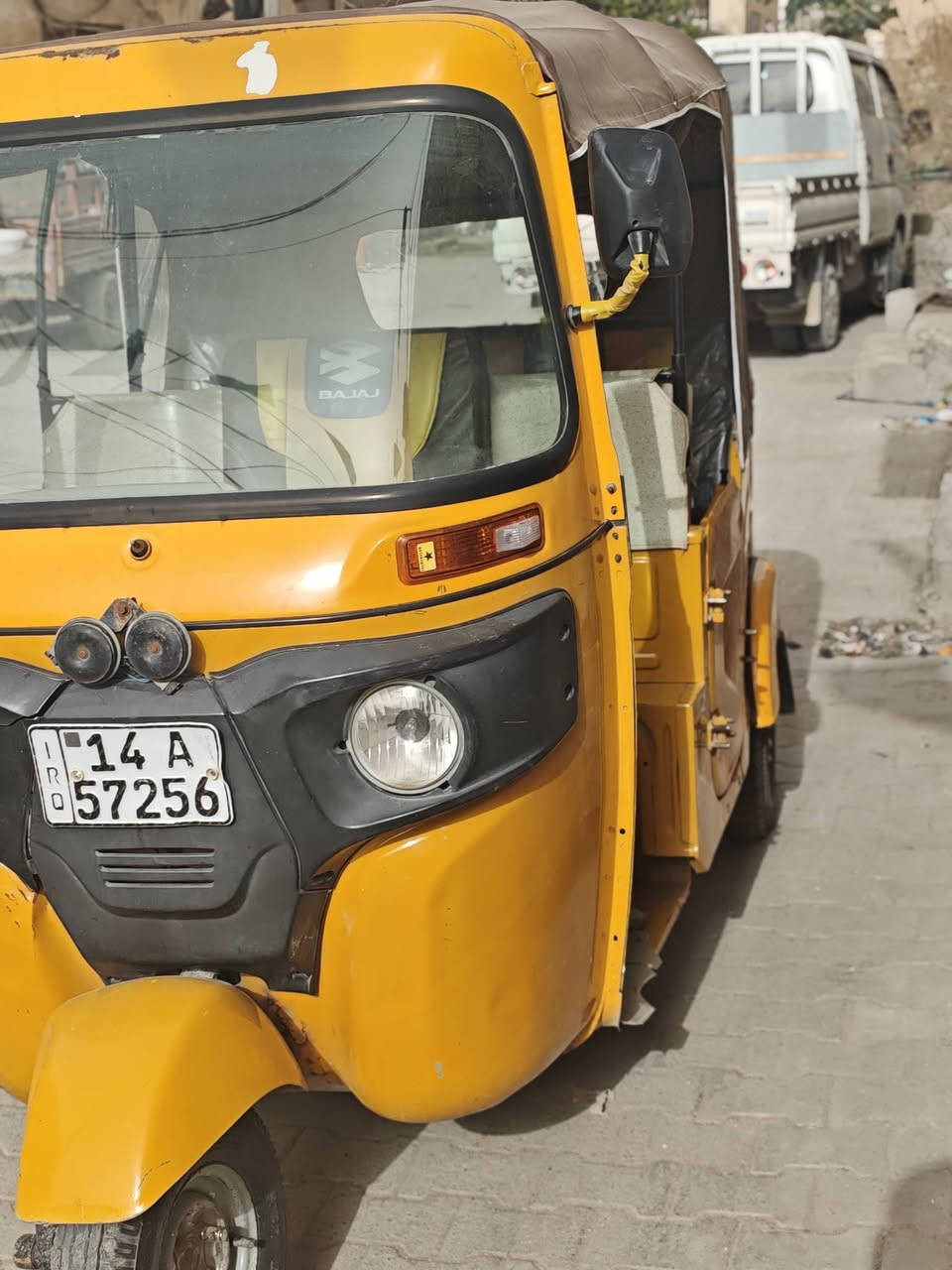 سلام عليكم تكتك موديل واحد وعشرين رقم وسنويه بيه ضربه الغد عل كد شبر والباقي شخوط قليله شوف العين والمكينه مجفته سعر 6ونص وبيه مجال قليل حك جيه مكاني بصره هارثه قرب محطه مشمشه رقمي ***********
