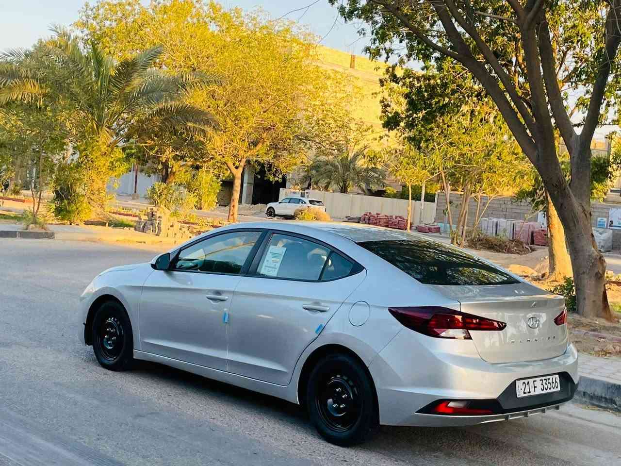 السلام عليكم  للبيع الانترا موديل 2019 وارد امريكي حادثها بس الباب الخالفي الي وره السايق تحكم جهتين كامره أمامي و كامره خلفي حساس امامي السياره جديده مال جناي كفاله عامه الباقي من صبغ وتبديل وضربه كير ومكينه مامفتوحه حداديه تبريد خير من الله العنوان كربلاء السعر117وبيها  مجال  رقم الهاتف *********** مكلف بل نشر
