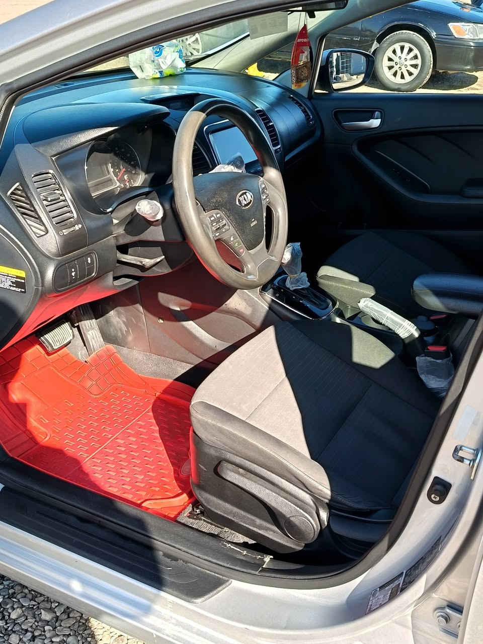 سلام عليكم فورتي لبيع 2018 جاملغ نفس السونار بارد الجنطه
السعر ١٢٥ وبيه مجال شي قليل شراي اتصل ***********💀
