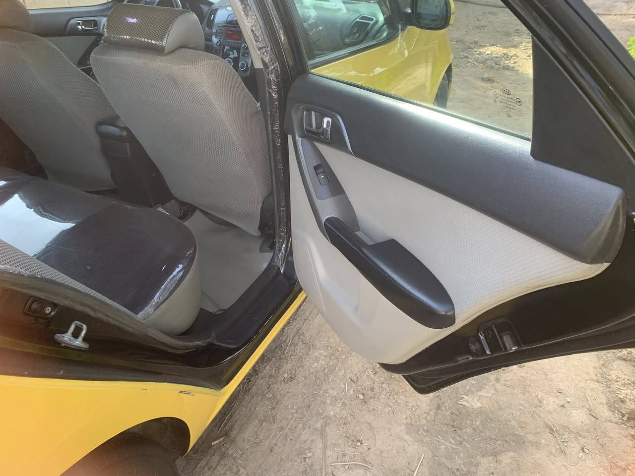 مساء الخير شبابنة الطيبين فورتي 13رقم بغداد بأسمنة مصفره هيئة وغرامات حادثها باب وجاملغ امامي لا شواصي لا الغود ولا ضربة ثنينهن القديمات عندي تريدهن اخذهن وياها مكينة وكير كفاله واتعهد بيهن حدادية جديده تبريد تخم تاير سياره معمرها ع ايدي وتعبان عليها  السعر 100 يعني شده وبيها مجال سياره احلى من الصور اخوتي كلشي اكو بسوك حته 80 رجاءأ معجبتك اعبر المنشور والله يوفقك  شوف الفيديو قبل لتتصل ***********
