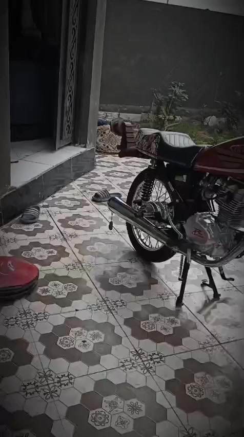 سلام عليكم دراجه للبيع شاصي 2015تعميره.25صارشهرمن.معمره.المكان.ديوانية.اوراق.أصولي***********
