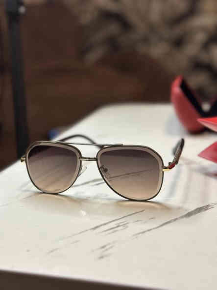 السلام عليكم 
كارتير إيطالي UV 400

تطعيم صاج مثل ما موضح بالصور

السعر مع كامل الملحقات 12 الف فقط 

التوصيل 5 آلاف دينار لكل العراق 

الحجز واتساب فقط لا يوجد خاص ***********
