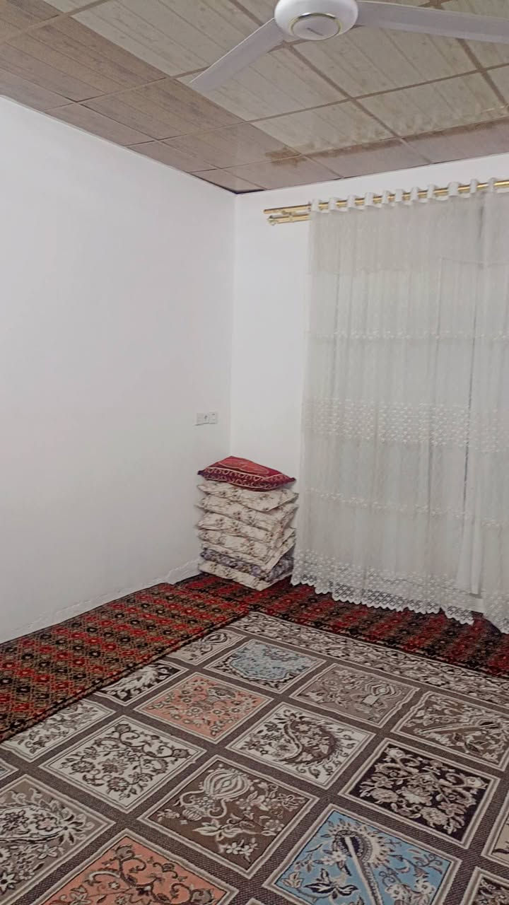 🏡 للبيع – دار سكنية مميزة
السلام عليكم ورحمة الله وبركاته
🔹 دار للبيع بمساحة 200 متر مربع
🔹 الواجهة: 10 متر × العمق 20 متر
📍 العنوان:
قادسية الثانية – شارع أبو وليد
خلف إعدادية البيداء للبنات
✨ تفاصيل ومميزات البيت:
✔️ كراج للسيارة
✔️ حديقة جميلة
✔️ مجمع صحي داخلي + خارجي
✔️ مطبخ بارد كبير + مطبخ حار
✔️ ترك (ممر) واسع
✔️ غرفة استقبال
✔️ غرف نوم عدد (2)
✔️ هول مريح
✔️ بيتونة واسعة
✔️ غرف النوم تحتوي على دكتات (تبريد)
✔️ البيت مفروش سيراميك بالكامل (عدا الحوش)
✔️ سقف ثانوي كامل
🪑 ملاحظة: البيع يشمل الأثاث كامل أو جزء منه حسب الاتفاق
📞 للتواصل: ***********
📍 فرصة ممتازة للسكن المريح والاستثمار
