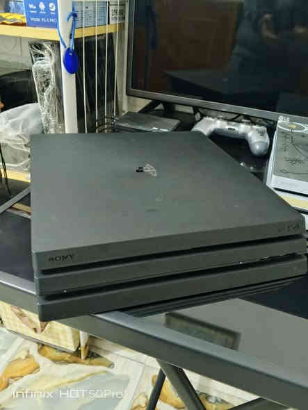 سلام عليكم بلي ٤ برو واحد تيرا  اون لاين الجهاز نضيف كلش كدام عيونكم  ما فتوح ولا مصلح وملحقات كامله وجوستك اصليه وبي ٦ العاب بداخله بيس ٢٥ وبيس ٢٦ سعره ٢٥٠ وبي مجال مكاني نجف مراسله واتساب فقط ***********
