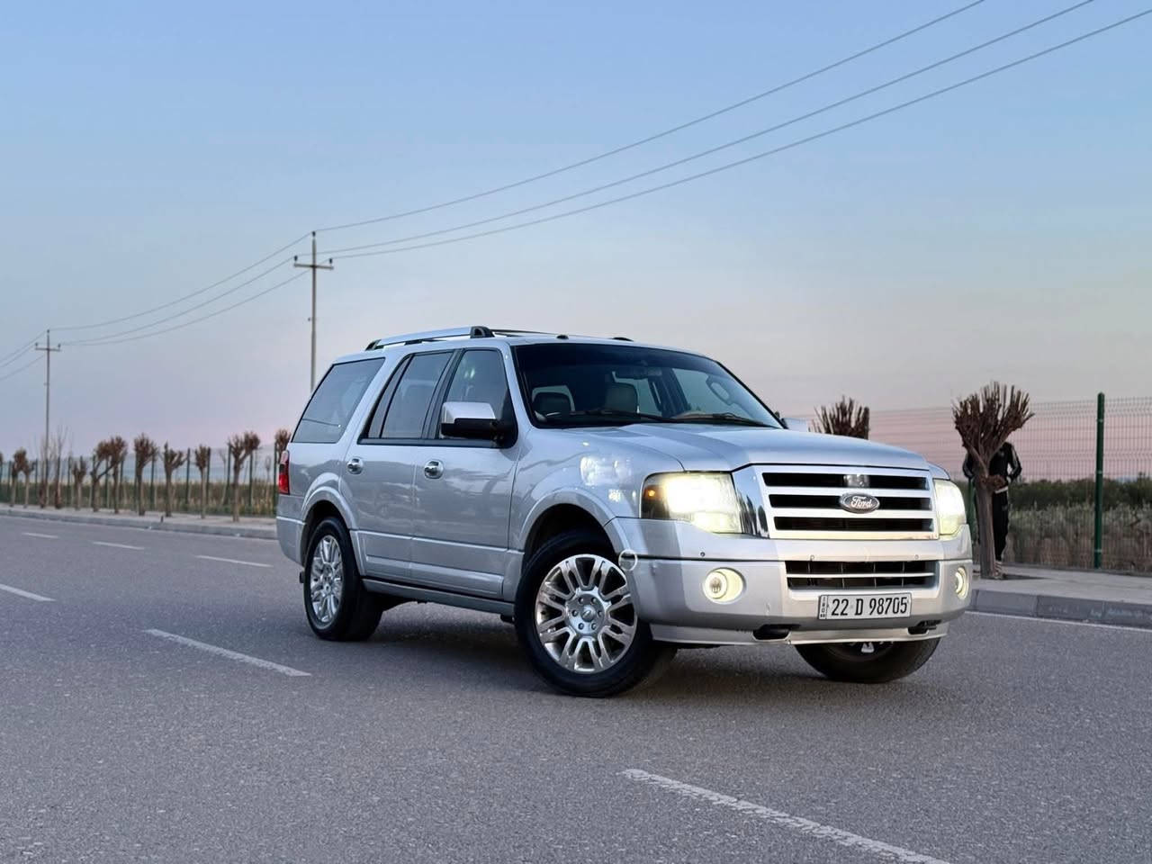 فورد اكسبديشن خليجي موديل 2011 بلاديه مكفوله وكاله نيفا مكينه 5.4L رقم اربيل باسم صاحبها تحويل مباشر 
مواصفات فئه الليمتيد 
داخل جلد بيجي 
كشنات كهرباء+ تدفئه+ تبريد 
شاشات خلفيه
صندوق كهرباء 
فتحه سقف 
فورويل دبل اكسل 
تخم نوزلات جديد 
تخم بلكات جديد 
ديسكات+فلنجات جديده 
مكان السياره/اربيل 
Lpg+ بنزين
رقم صاحبها ***********
***********
السعر - 150 
تراوس
