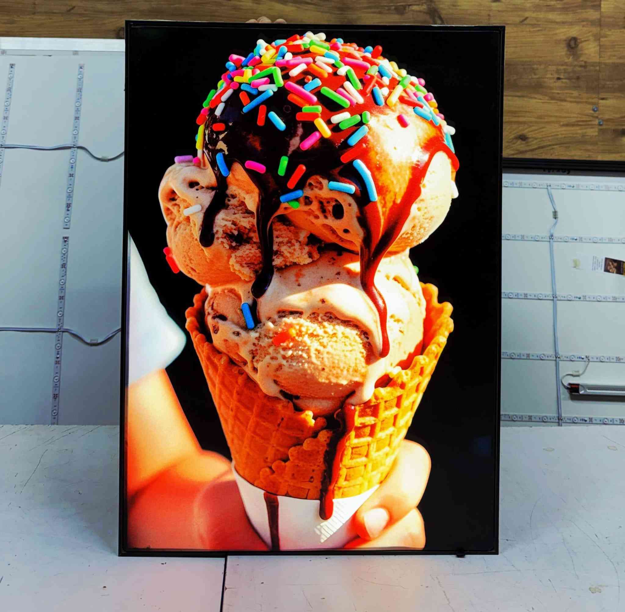 قطع إعلانات لد بوكس قياس 50*70 جاهزه للبيع  صناعه تركيه التسليم فوري الطبع على قماش ledbox  السعر 75 الف متوفره هذه الصوره فقط لطلب صور أخرى اقل طلبيه 5 قطع والاستلام خلال 5 أيام مع ضمان سنتين  للحجر إعلانات الحكيم ***********
