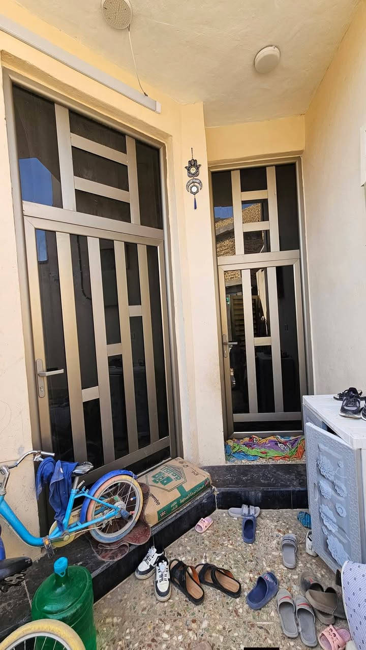 سلام عليكم دار لبيع في تاجيه 
طابو صرف 
مساحه ١٠٠متر  5*20،، خدمات متوافر
مطلوب إسكان، 
موقع جيد 
قرب حسينية أبو طالب 
اللا استفسار خاص واتساب 
***********
