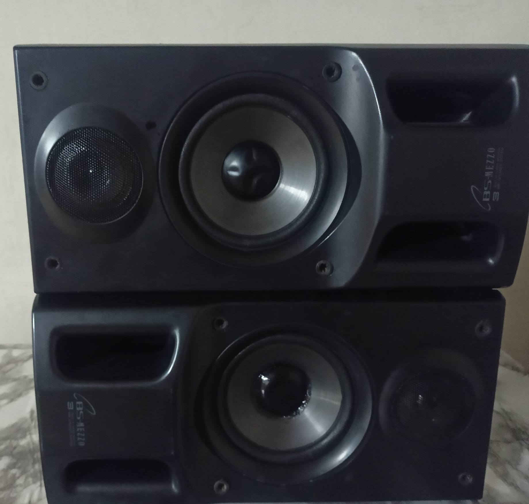 السلام عليكم عندي زوج سماعات فيكتور شغالات فول صوتا عالي هيجي خيتواصل وياي كل هلا بيه


**إذا كنت صاحب هذا الإعلان وتريد حذفه لأي سبب، رجاءا أرسل رسالة إلى الدعم الفني**