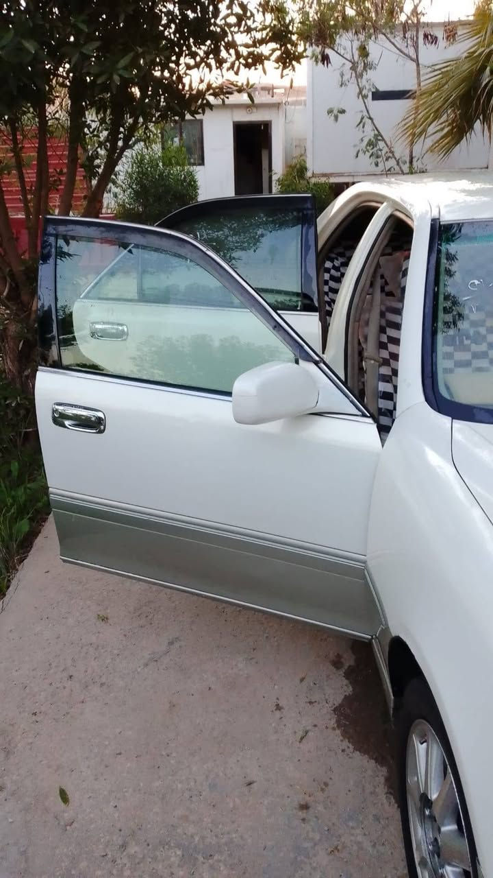 السلام عليكم ملكة للبيع او مراوس رقم كركوك بيها قصة قمارة السيارة دكمتين محركها vvti فيشة وبطل المرغوب عارضها 75 ورقة وبيها مجال السيارة بالنجف وكالة  ثاني يوم للاستفسار اكثر اتصل على *********** او *********** هذا رقم صاحبها  غير متواجد على الفيس بك
