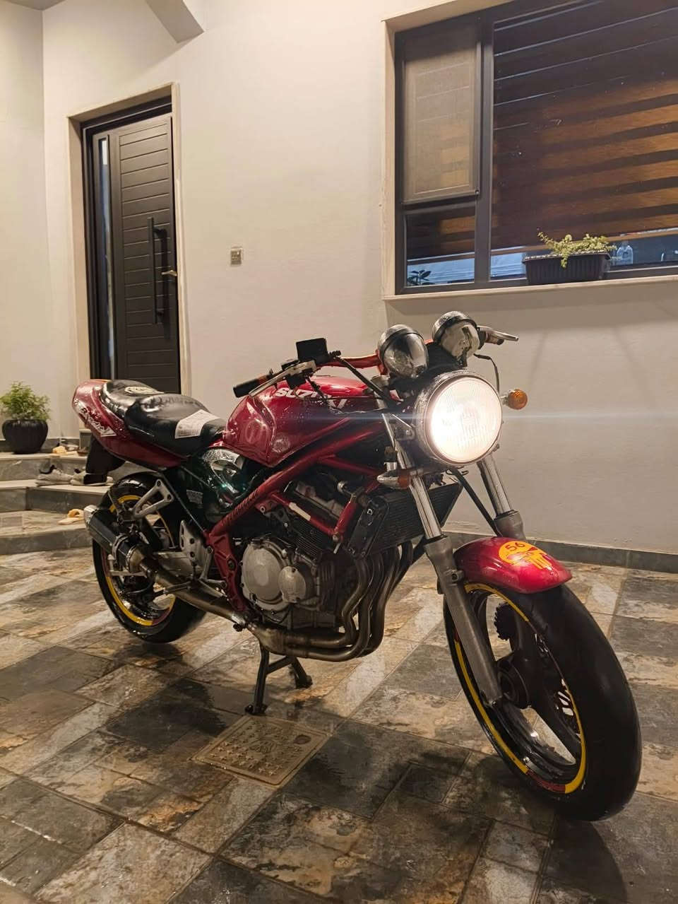 بطح بانده ربع مكينه 250 دراجه نضيفه ومرتبه ومنصوبه دراجه ويارمنيه شرط شاصي شرط دراجه متروكه صارلها هواي بيها خلل ما تشتغل ماعرف شنو هو وصوت تشغيل مالها موجود بلفيديو  ادفع سعر بيها ***********

