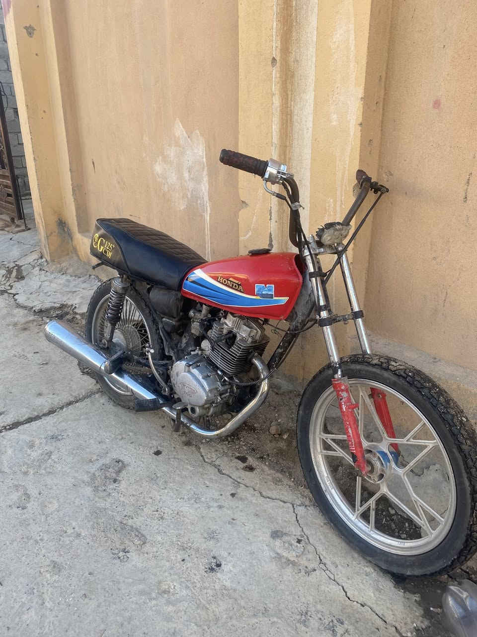 سلام عليكم موطور لل بيع معمر جديد السعر 150 مكاني الكياره إذا مو شراي لا تعبني ولا تشوفني وجهك الخاص مفتوح


**إذا كنت صاحب هذا الإعلان وتريد حذفه لأي سبب، رجاءا أرسل رسالة إلى الدعم الفني**