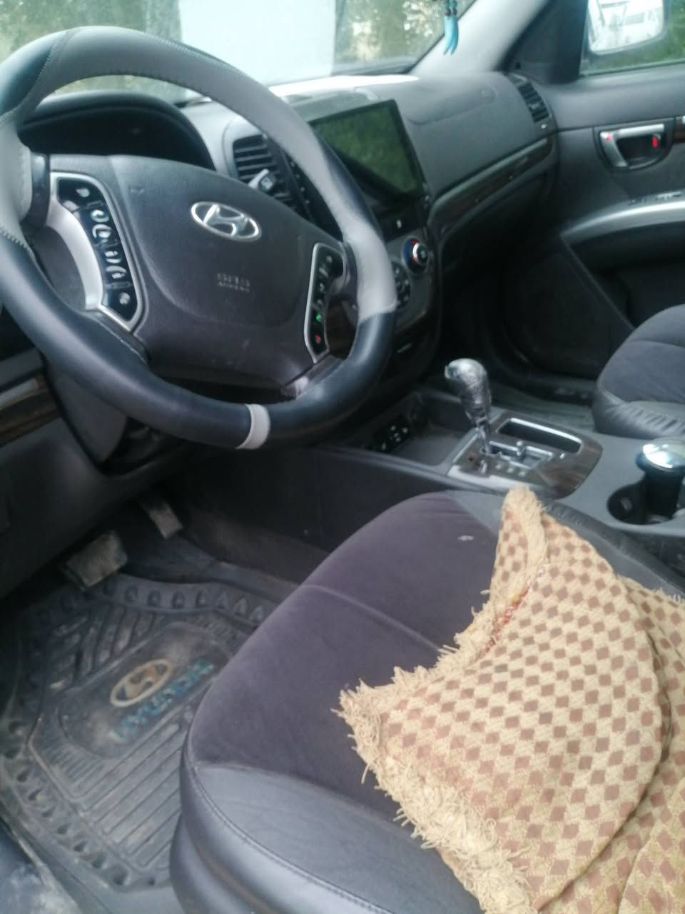 السلام عليكم اخوان (مراوس ب نيفارا) سنتافيا ٢٠١١  رقم بغداد الجديد  ٣ قطع صبغ بدون داخل السعر ١٢٥ المكان المحموديه (***********) ٦ سلندر  دفع رباعي كشن كهرباء الكشنات تدفئه
