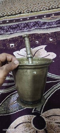 هاون مع يده نحاس وزن ٤.٢٥٠ كم الي ينطي سعر زين ابيع 07813264951