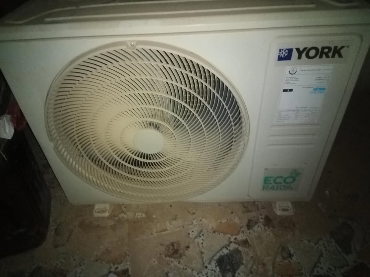 سبلت طنين نوع يورك شركة البلسان غاز 410 مكفول من التصليح بالخارجية فقط بالداخلية ليك وسويناه من زمان ملحوم درز يعني بعد ما تليك الداخلية ظمان بي سنة اي شي بي يرجع سبلت مال بيت والله غازة مقفول بس مقفول نص غازة لان جنة دنشيل وطفت الكهرباء وما انسحب كل الغاز بواري وياه كاملة مع الوايرات والريمونت مكانة حلة حي الطيارة سعرة 350


**إذا كنت صاحب هذا الإعلان وتريد حذفه لأي سبب، رجاءا أرسل رسالة إلى الدعم الفني**