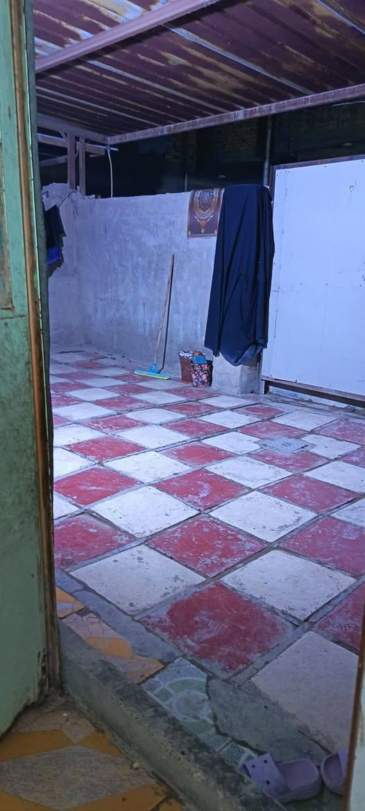 سلام عليكم بيت 100متر مال عاله زغيره بيت مرتب بس شويه ناصي عن فرع بيت كامل مابي كل نقص بابل ابو خستاوي بنص المنطقه صاير السعر 13 وبي  مجال الستفسار مراسلت الصفحه ونتصال ***********
عقد اصلاح زراعي  مشموله  بل تطويب  منطقه سكنيه
