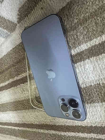 ١٣ برو ماكس مكفول من كلشي كلة بلادي امريكي ٢٥٦ بطارية ٨٥ نضافتة كدامك  سعرة ٦٨٠  او مراوس باقل منة مع الفرق *********** بغداد
