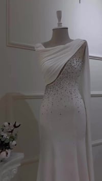 فستان • ٤٢/٤٠ • فخم