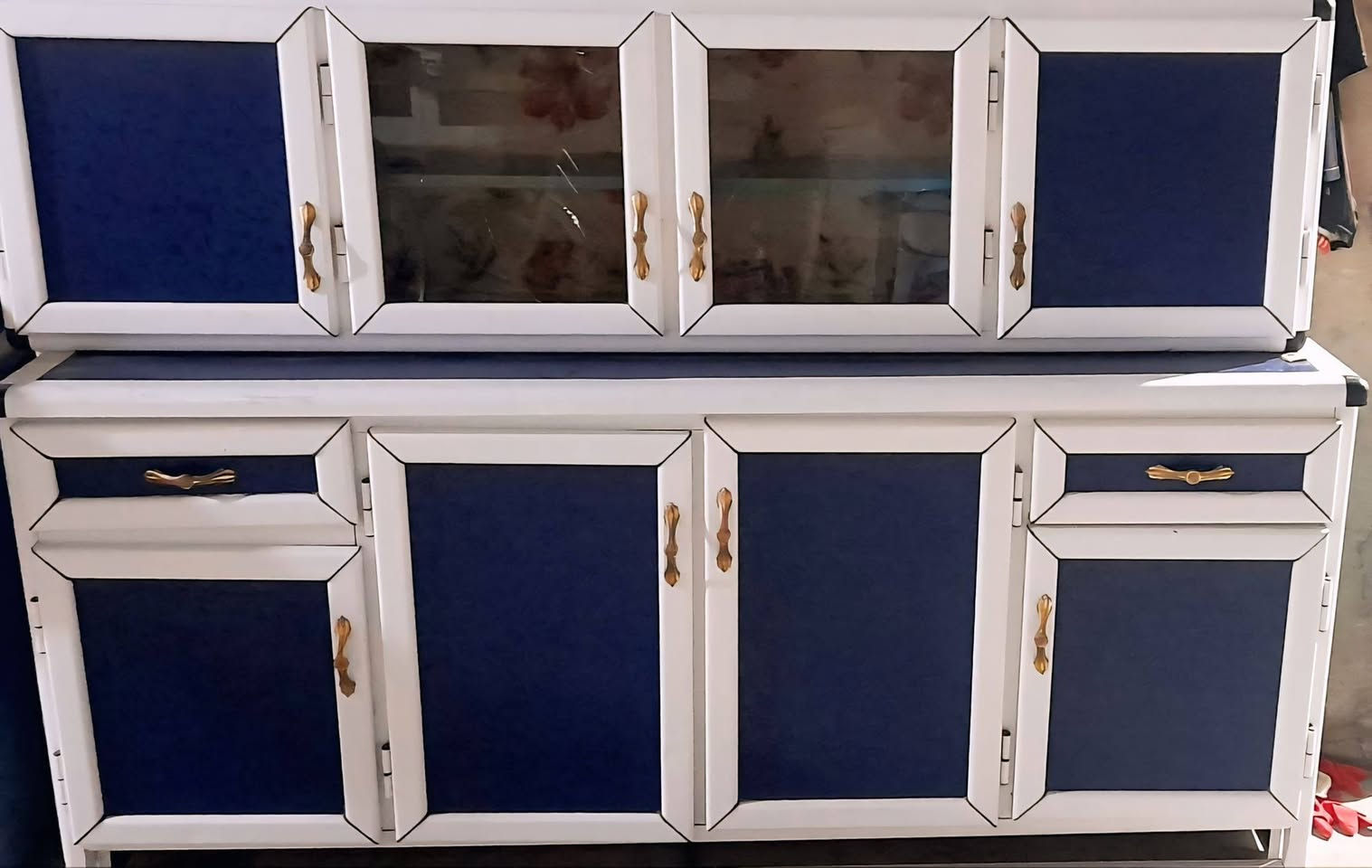 كاونتر وسنكي مستعمل كلش نظيف للبيع السعر 250 الف وبي مجال التواصل على الرقم ‏‏‪0771 173 1364‬‏
