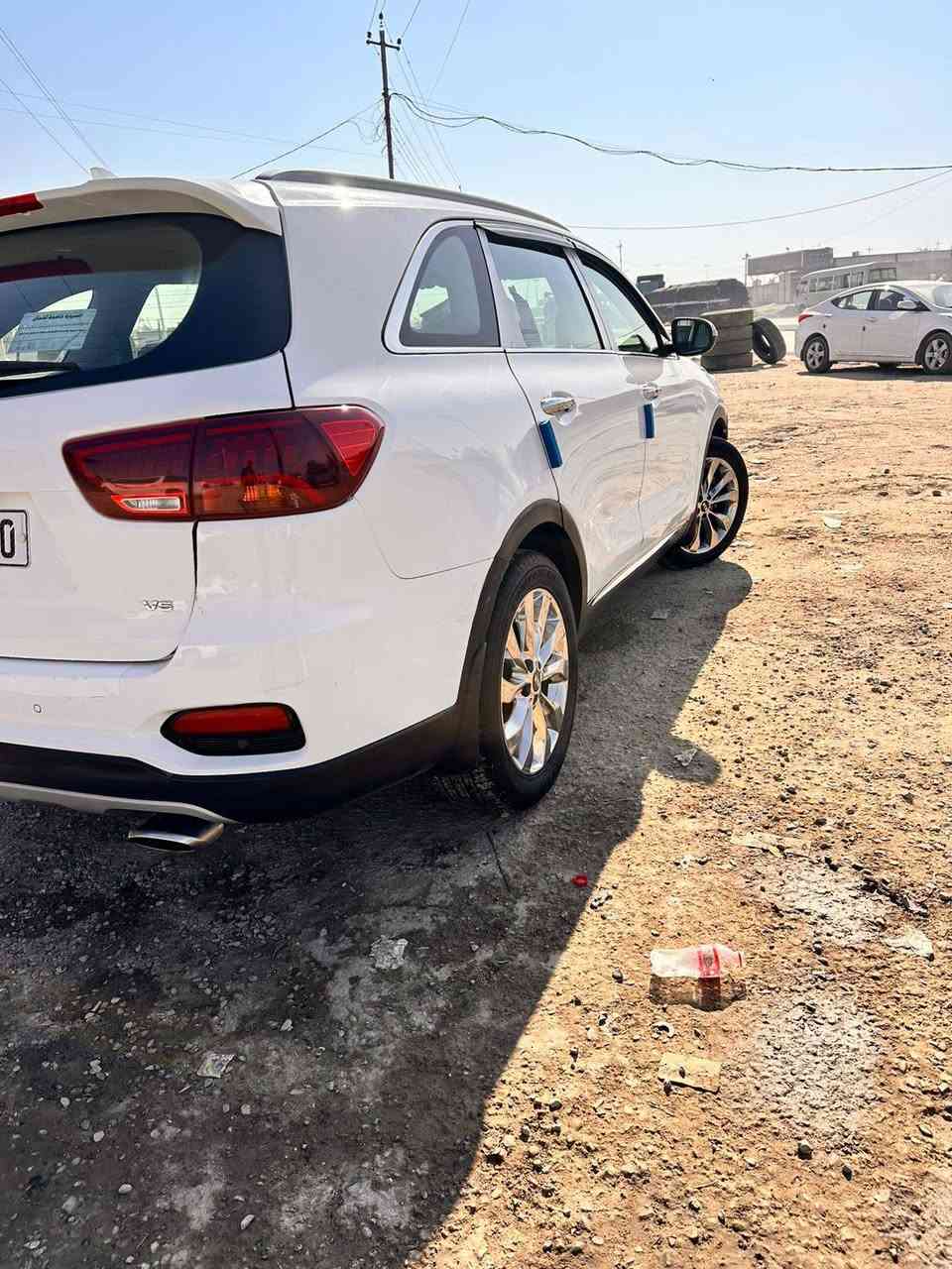 سورنتو خليجي موديل 2020 بغداد باسمي
فول مواصفات ماعدى البنوراما 

بيها صبغ بابين وجاملغ خلفي اثر طخه تكتك نفسهن 
مصلحهن
ماشيه66 قابل للزياده 
سعرها 220
العنوان بغداد 

هاتف ***********
