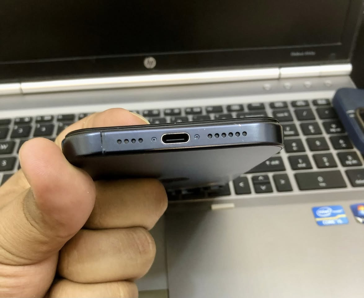 15برو ماكس700الف قفل قفل
ايفون 15برو ماكس
256GB
بطاريه 89🔋
مبدل شاشة فقط كامل شغال الجهاز تجي تفحص وتاخذه 
بغداد -الوزيرية 
*********** واتساب فقط
