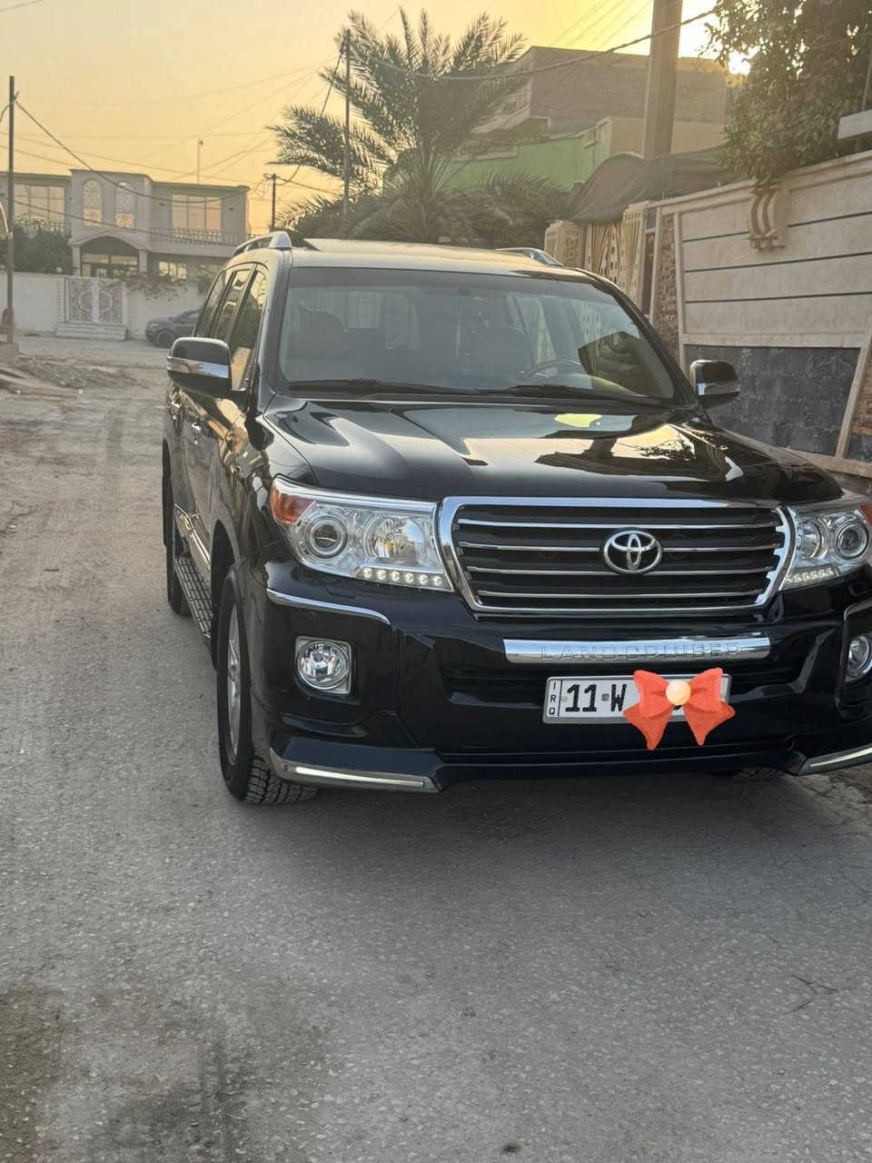 السلام عليكم
لاندكروزر GX.R   V6 فطيم 
سياره موديل 2015 مكفوله كفالة عامه بدون تبديل بدون صبغ 
بيها رصعه بالجاملغ الخلفي بالهلال مامسويها مامبينه 
سياره على ادينه من الشركه 
على ايد وحده رقم وسنويه جدد
سنويه تنفذ 2030
ماشيه 72الف KM 
قبل شهر شادلها تخم تاير دلوب ياباني 
سياره ابد مامتعوبه من الشركه لسه عدنا على ايد وحده جديده وجاهزه كل نقص مابيها 
بلادية شركة ماملعوب اي شي بيها 
داخل جديد شركه بيها ارضيات ربل جدد بانزين كله محسن دهن اصلي من الشركه سياره حيل معتنين بيها استخدام كلش قليل 
موصفات فتحة بصمة كشنات جلد 
كشن السايق كهرباء سياره بحاله الوكاله تجي تشوف بعينك بعد احلى من الصور السعر 420ورقه 
اربع دفاتر وعشرين وبيها مجال كلش قليل حك الجية 
الاستفسار على الرقم
***********
***********
مكان السياره بابل المسيب
