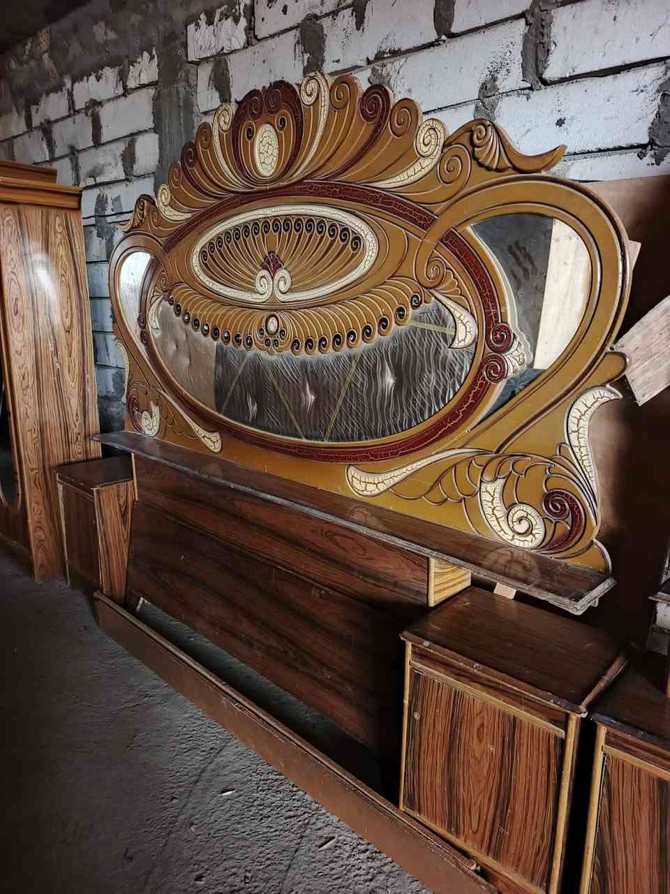 #يا الله... غرفة ام الستة صاج مستخدمة نظيفة ومرتبة  وكاملة بسعر مناسب جدا 

الشراي يتفضل خاص 

#العنوان // الحمزة الغربي __ قرب تقاطع معمل السكر 
***********
