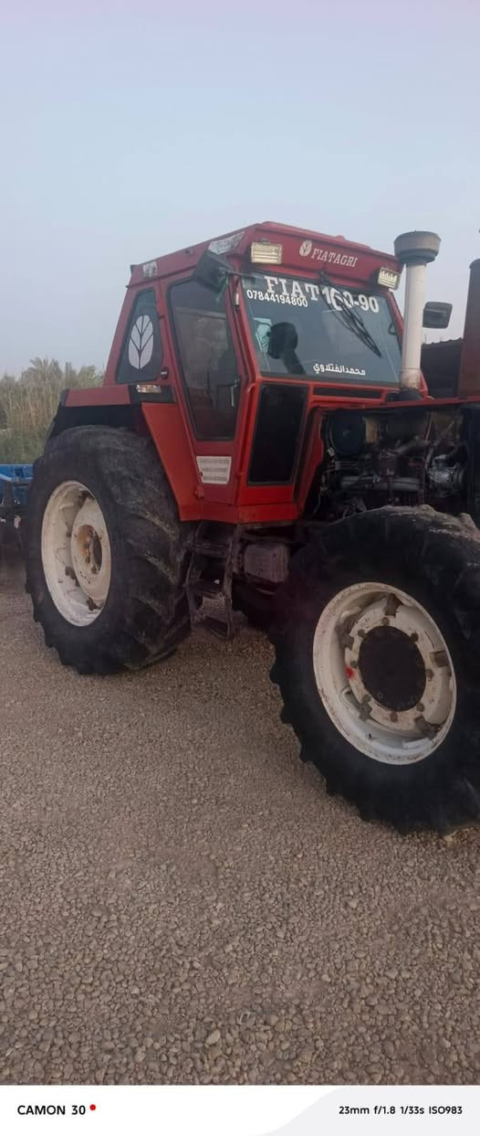 سلام عليكم مكينه فيات 1380جديده رقم نكليزي واصط مداور ثاني يوم مواصفات شاصي حنيه اكسن مخفي 3تانكي قماره تكمه عريضه معاه دسك 24ــــــــــــــــــ مكينه ما مفتوه كير عله وضع الشركه ما متواجد عل فيس  لل لاستفسار اتصال على الرقم ***********
