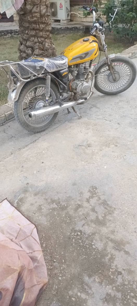 سلام عليكم للبيع دراجه اربعه كير نضيفه وهاذه رقمي ***********
