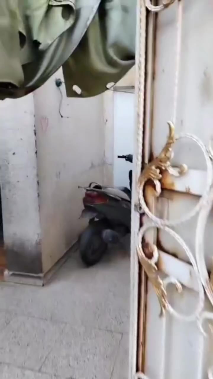 بيت البيع طابو صرف 120متر غرفه ومطبخ وحمام براني هول عكاده بناء طابوك قريب ال جنسيه الرميثه 
‏‪***********‬‏وتساب
