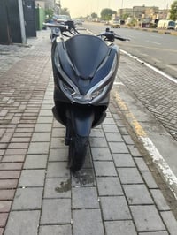 وبركاته دراجه pcx جيل الثالث جديد لن اسود طافي الدراجه مكفوله كفاله عا...