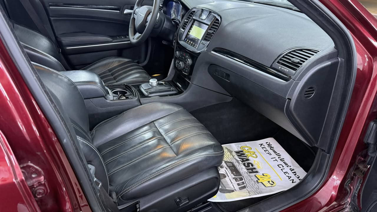 اوباما 22 وارد امريكي فول موصفات 1/1 فئه S بجم كبس
ضرر مالته شخط ب صفحه سايق شرط بدون دواخل و ايرباك برده فقط راجع بلادي 

موصفات 
بنراما 
رادار جانبي 
حساس امامي و خلفي 
كشنات حضن 
كير شفتات ب ستيرن 
تحكم ستيرن فول 
بجم عريض 
تدفئه كشنات 
دكمه سبورت 
تو ويل 
محرك 3.600 سته سلندر 
دمام ب جنطه 
مكاني بغداد حي الاعلام رقمي ***********
